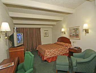 Knights Inn Гринсборо Номер фото
