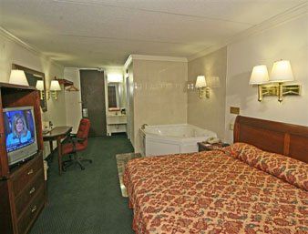 Knights Inn Гринсборо Экстерьер фото